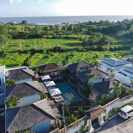 Ehoa Bali Nyanyi Boutique Hotel - In Front Of Entrance To Nuanu Tanah Lot Esterno foto