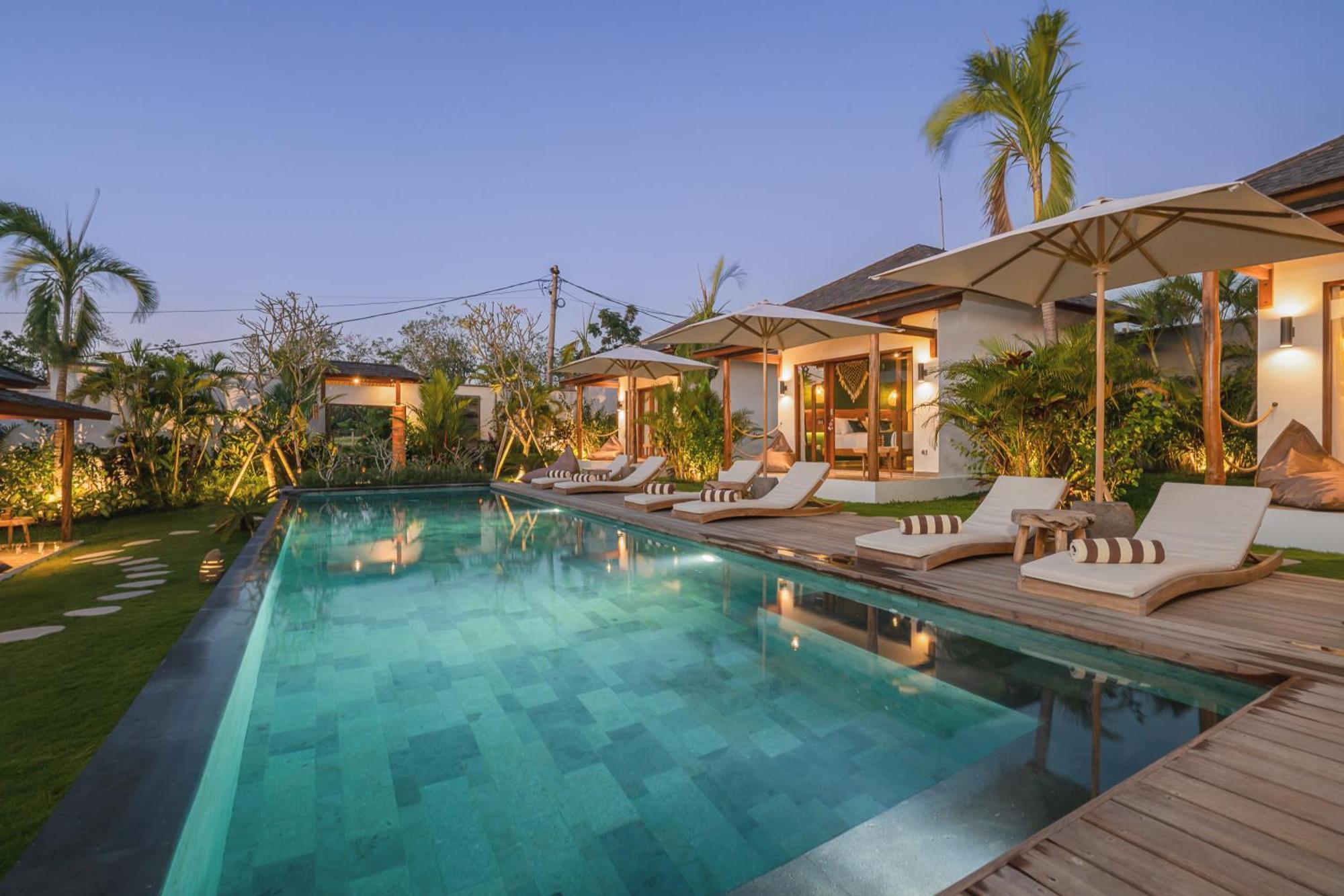Ehoa Bali Nyanyi Boutique Hotel - In Front Of Entrance To Nuanu Tanah Lot Esterno foto