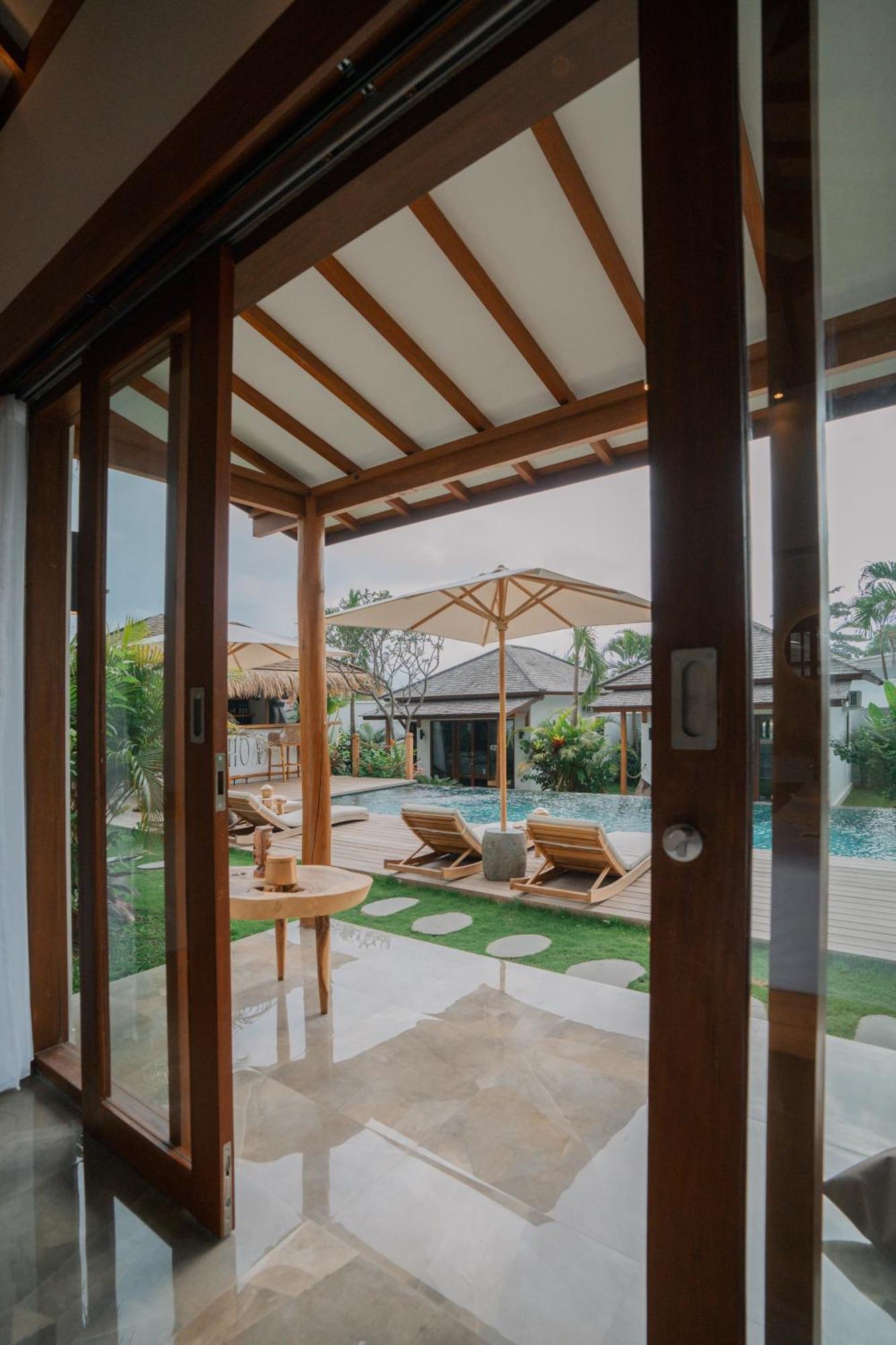 Ehoa Bali Nyanyi Boutique Hotel - In Front Of Entrance To Nuanu Tanah Lot Esterno foto